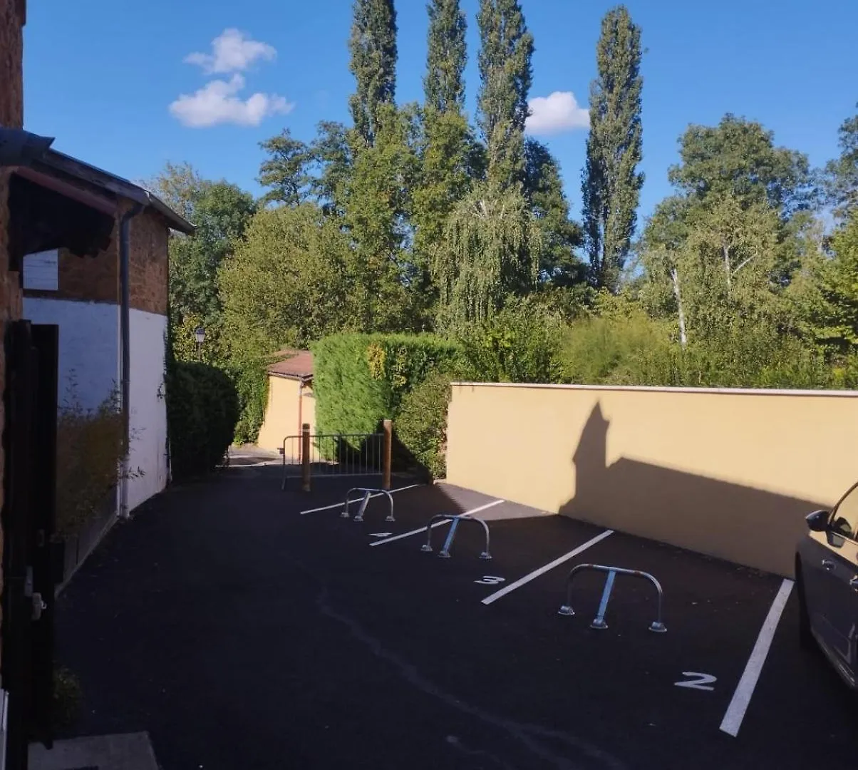 Hébergement de vacances Villa L ABRI spa et détente à Porte Des Pierres Dorees France